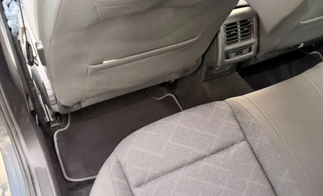 Nettoyage intérieur de voiture (Golf) à Nérac, Agen, SOVEREIGN AUTO